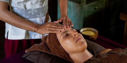 de25f463a44104cf4b289bcda073028f-16. Refresher Facial (Copy)